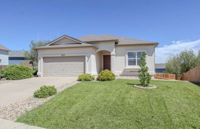 Fantastic, updated- 4 bedroom near base! Gallery 1