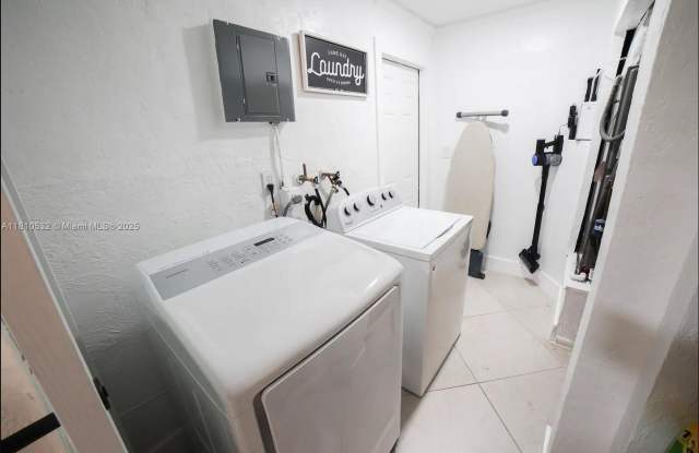 8651 Sunset Strip photos photos