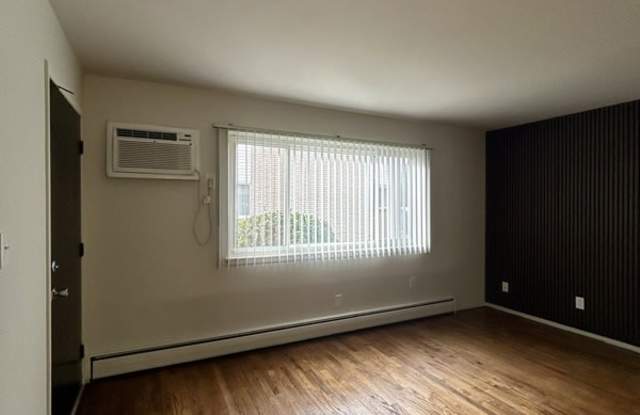 700 Harrison Boulevard - 9 photos photos