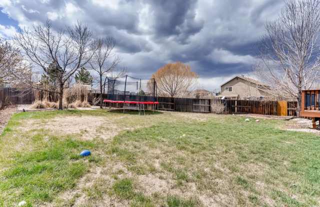 Beautiful 4 Bedroom Home with 3-car Garage in Erie Gallery 3