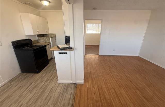 708 Jackson Avenue Gallery 2