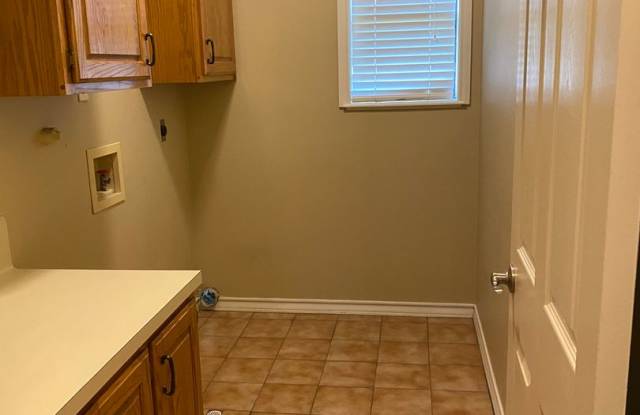 [3/2/3 READY FOR LEASE] photos photos