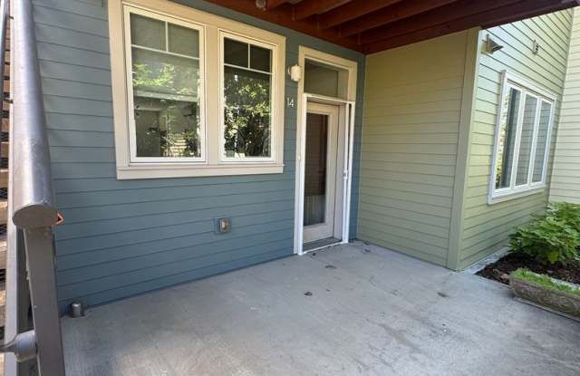 Beautiful 2 bed /1 bath condo in desirable Germantown - walking distance to coffee shops, restaurants and breweries Gallery 3
