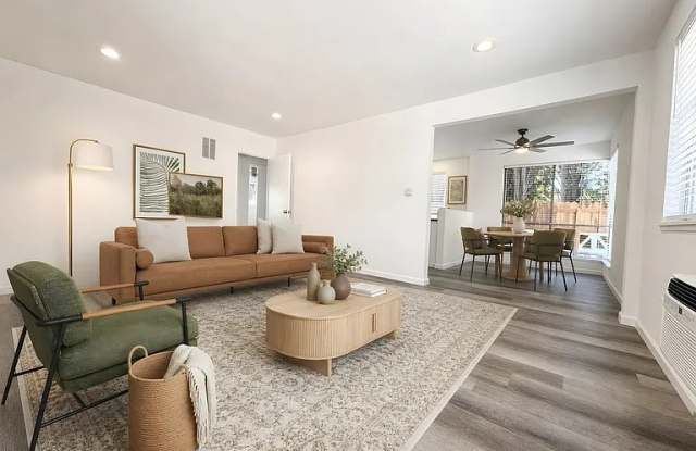 10707 Landale St photos photos