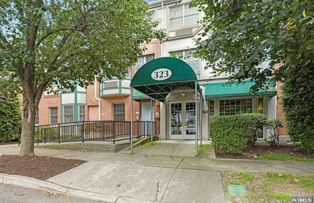 323 Willow Street 3L - 323 Willow Street, Bergen County, NJ 07666