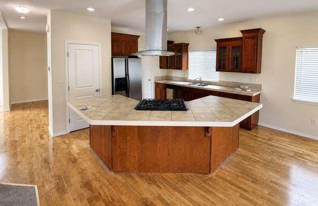Spacious 4-Bedroom Home with Modern Comforts in Spanaway, WA photos photos
