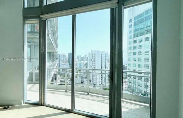 690 SW 1st Ct photos photos