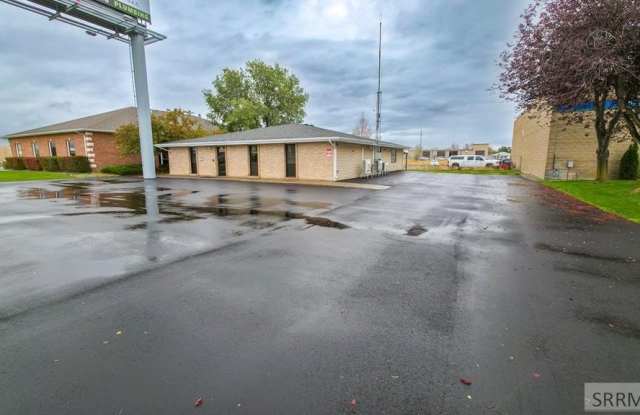 1190 E Lincoln - 1190 East Lincoln Road, Idaho Falls, ID 83401
