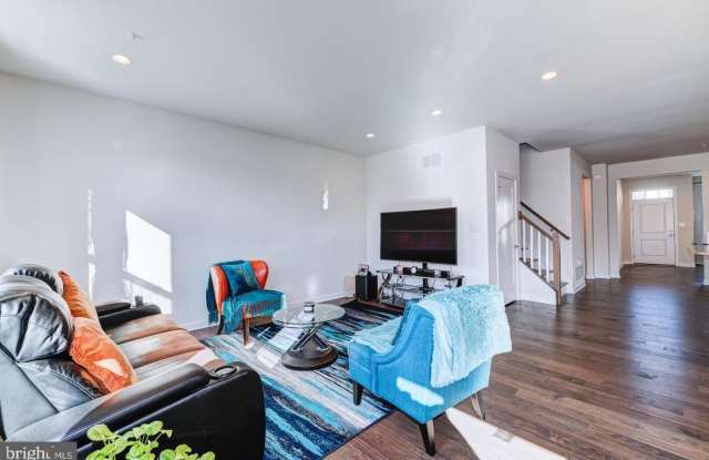 204 WYSTONE Court Gallery 4