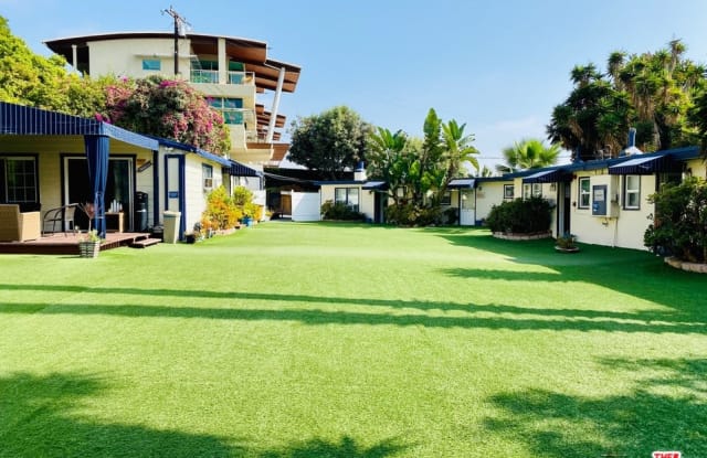 22669 PACIFIC COAST HWY - 22669 Pacific Coast Highway, Malibu, CA 90265
