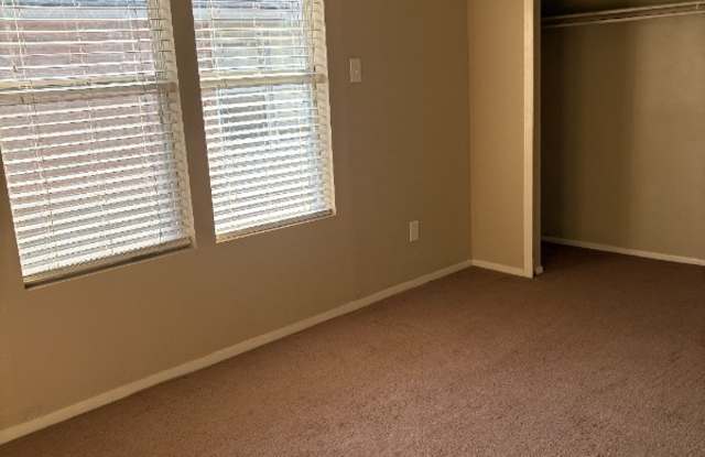 1106 N Sam Rayburn Fwy Gallery 3