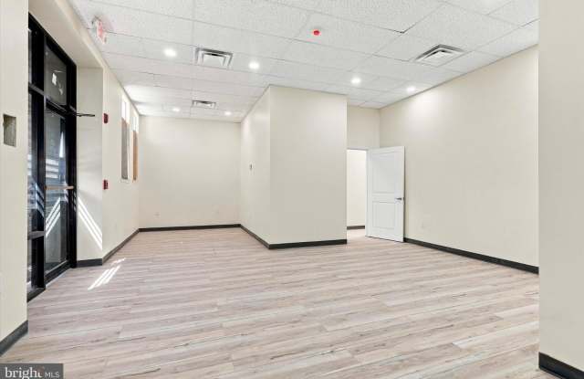 119-123 E LEHIGH Avenue Gallery 3