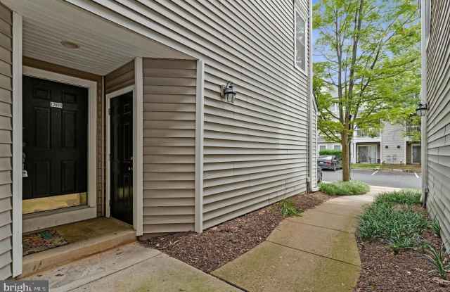 12890 FAIR BRIAR LN #12890 Gallery 2