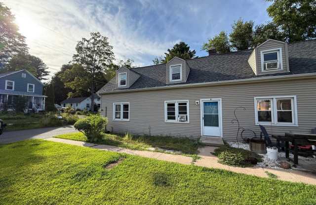 20 Maple Street photos photos