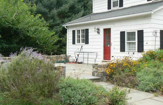 283 Lyons Plain Rd Church Gallery 2
