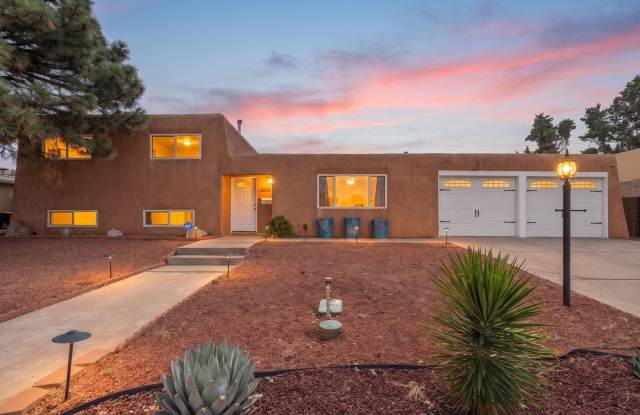 4508 Piedra Blanca St Ne Gallery 1