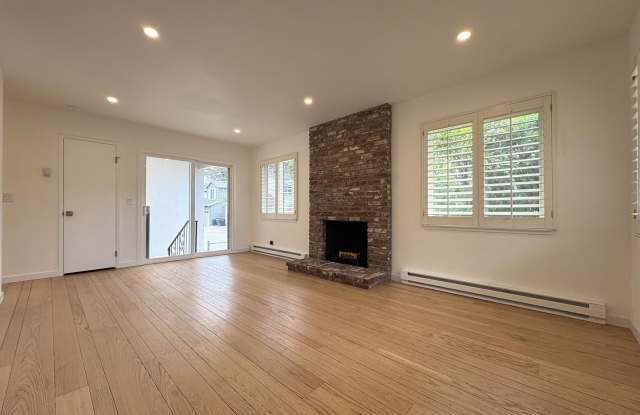 Beautifully Remodeled 1-Bedroom + Bonus Room in Prime Palo Alto Location! Gallery 4