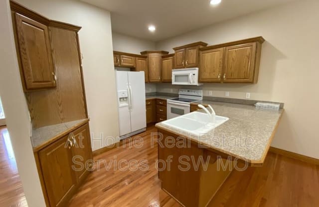 5601 N 17th photos photos