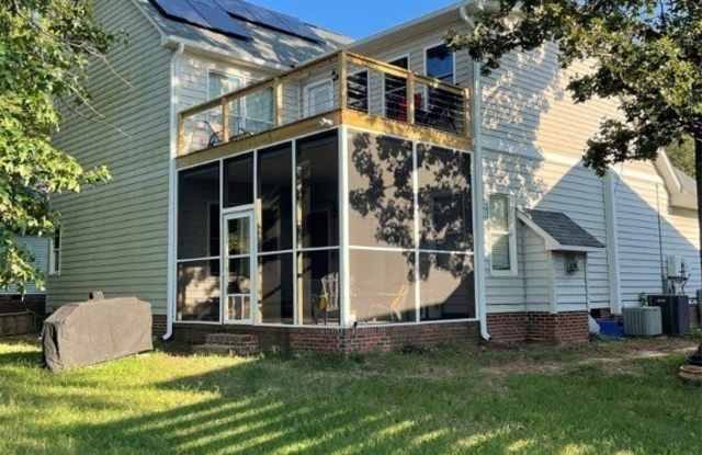 936 Lakewind Gallery 2