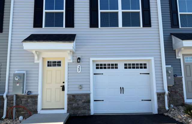 Brand-New 3-Bedroom Townhome in the Ridgeview Community Gallery 3