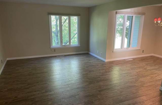 3052 PARKWILD Drive Gallery 2