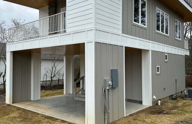 913 Maplewood Avenue - 1 photos photos