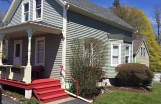 272 Boulevard Avenue - 272 Boulevard, Newport East, RI 02842