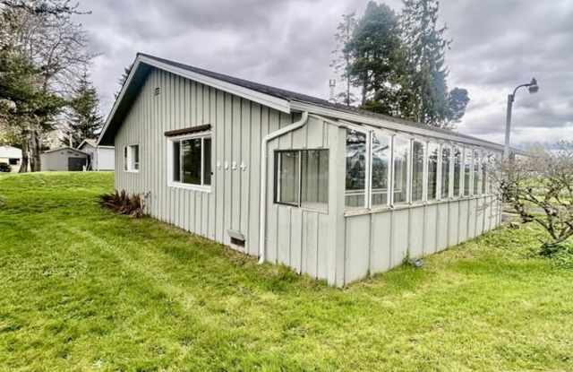 4924 Northwest Drive Gallery 1