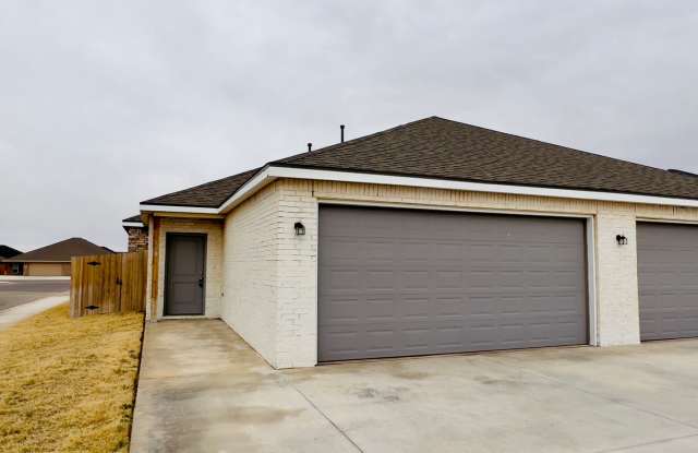 3/3/2 Duplex in Northwest Lubbock photos photos