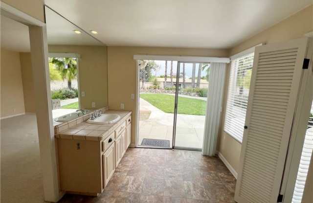 345 Walnut Avenue photos photos