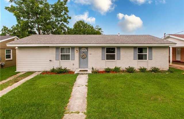 Single Family Home in Violet Ready For Occupancy Gallery 1
