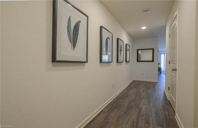 108 Slope Lane Gallery 3