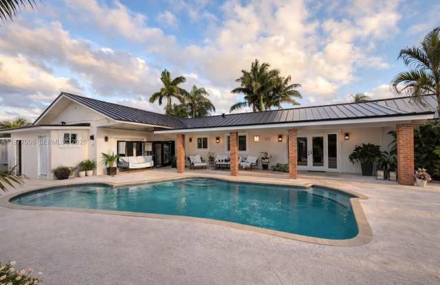 12901 SW 191st St photos photos