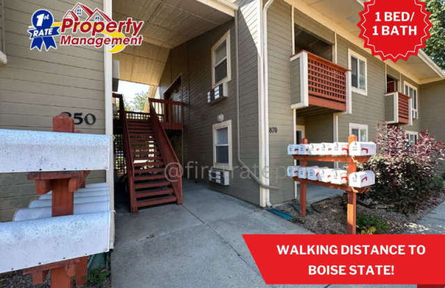 870 W. Belmont Street photos photos