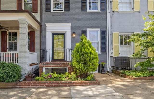 428 WOLFE Street photos photos