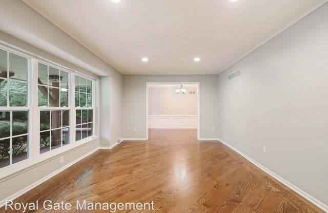 20901 Pebble Lane Gallery 4