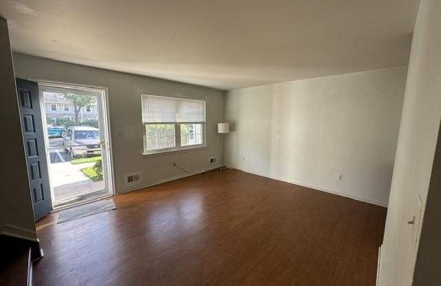 211 GAMBOCZ Court Gallery 2