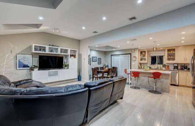 9 Lakeville Ln Gallery 3
