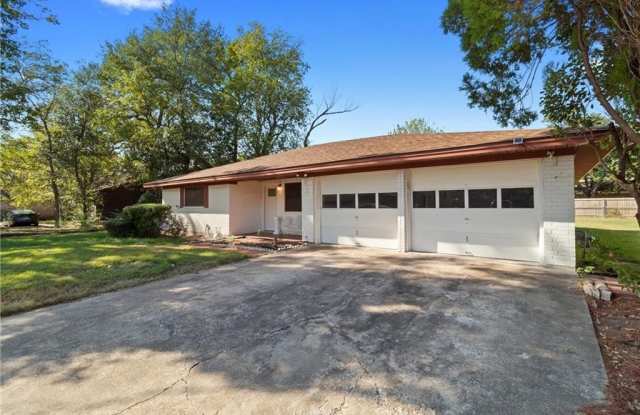 1105 Holleman Drive photos photos