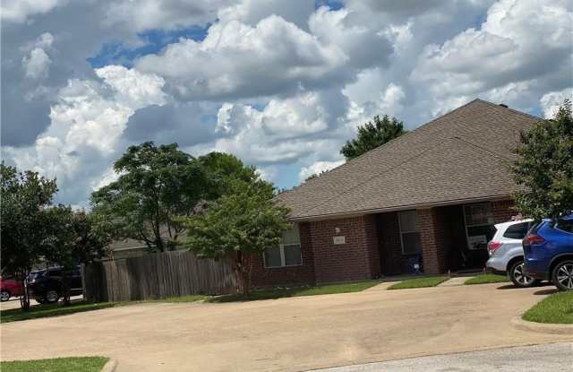 1015 Sun Meadow Court Gallery 4