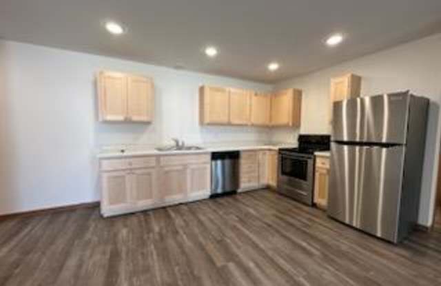1502 Greenfield Street - 909 Gallery 2