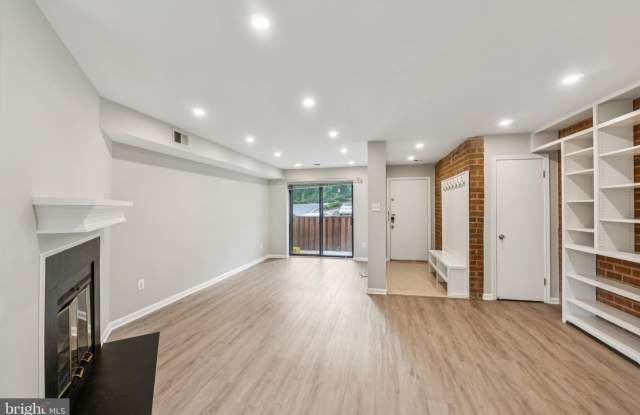 3437 SUMMIT CT NE #3437 Gallery 4
