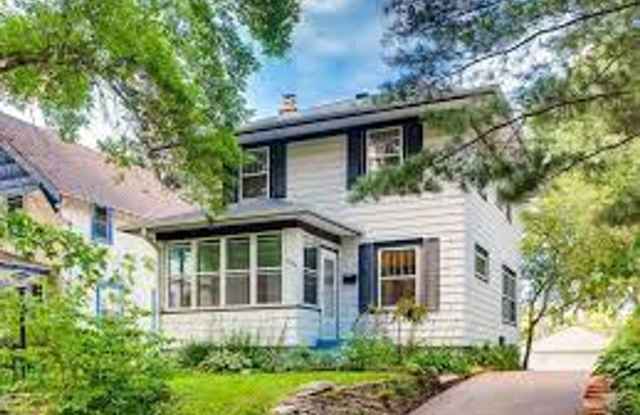JUNE MOVE IN- HAMLINE UNIVERSITY - 5 BEDROOM Gallery 1