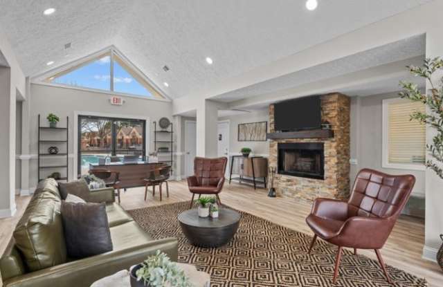 Forrest Pines photos photos