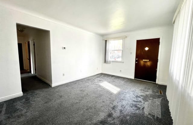 21716 Alger Gallery 3