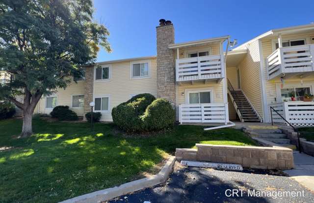Spacious 2 Bed, 2 Bath Condo – Prime Lowry Location! Gallery 1