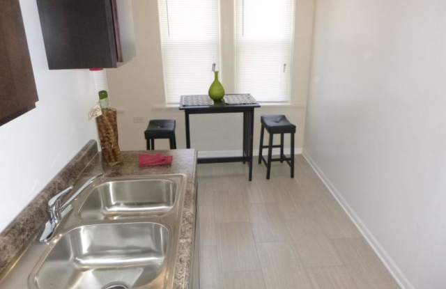 3156 W. Warren, photos photos