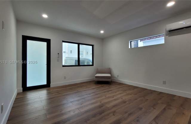 419 78th St Gallery 3