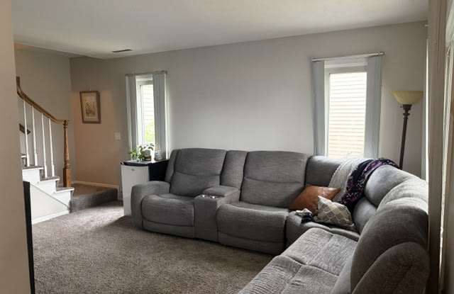 9486 Ranchview Ln N Gallery 4