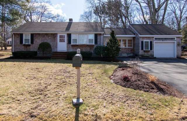 98 Hillcrest Dr - 98 Hillcrest Drive, Attleboro, MA 02703